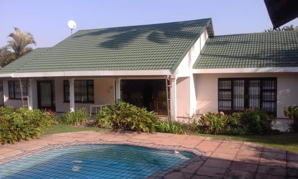 Sea Park Beach House Port Shepstone Exterior photo